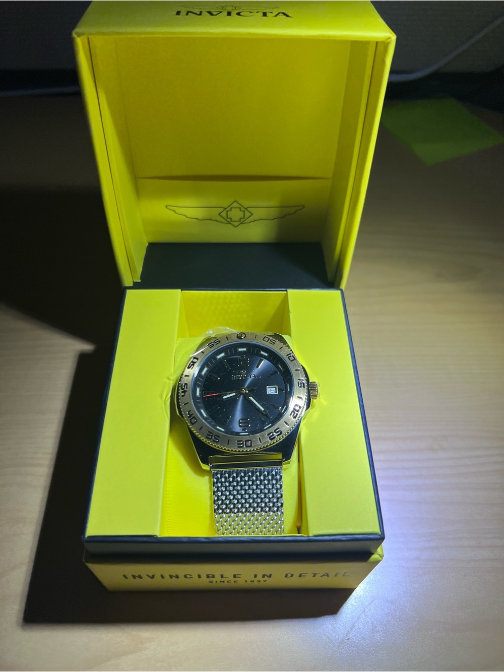 0123: Invicta Men's Black Dial Watch with Gold Bezel and Silver Mesh Band - Picture 4 of 8